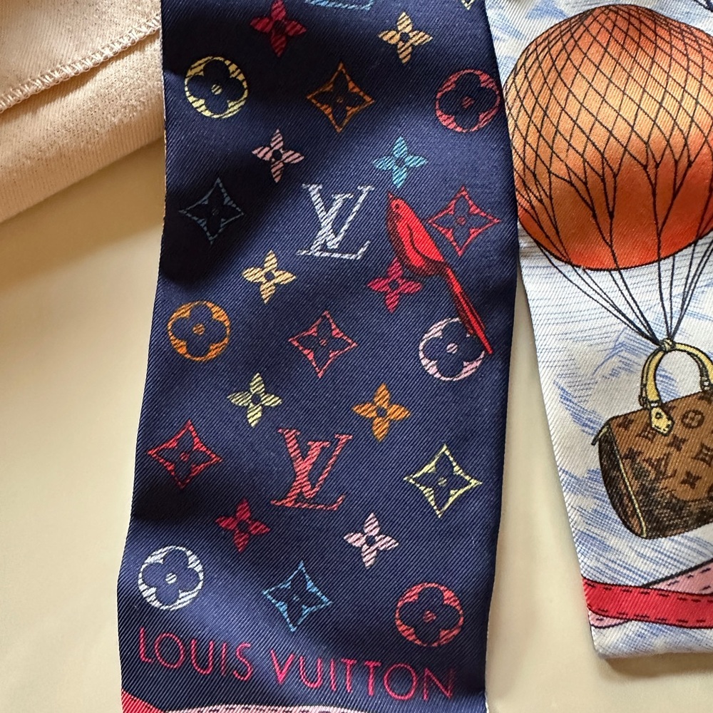 Louis Vuitton Silk Bandeau - Picture 5 of 6